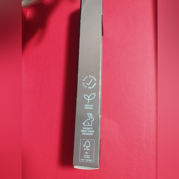 BNIB E.L.F No Budge Shadow Stick in "Magnetic Pull" - Picture 3 of 5